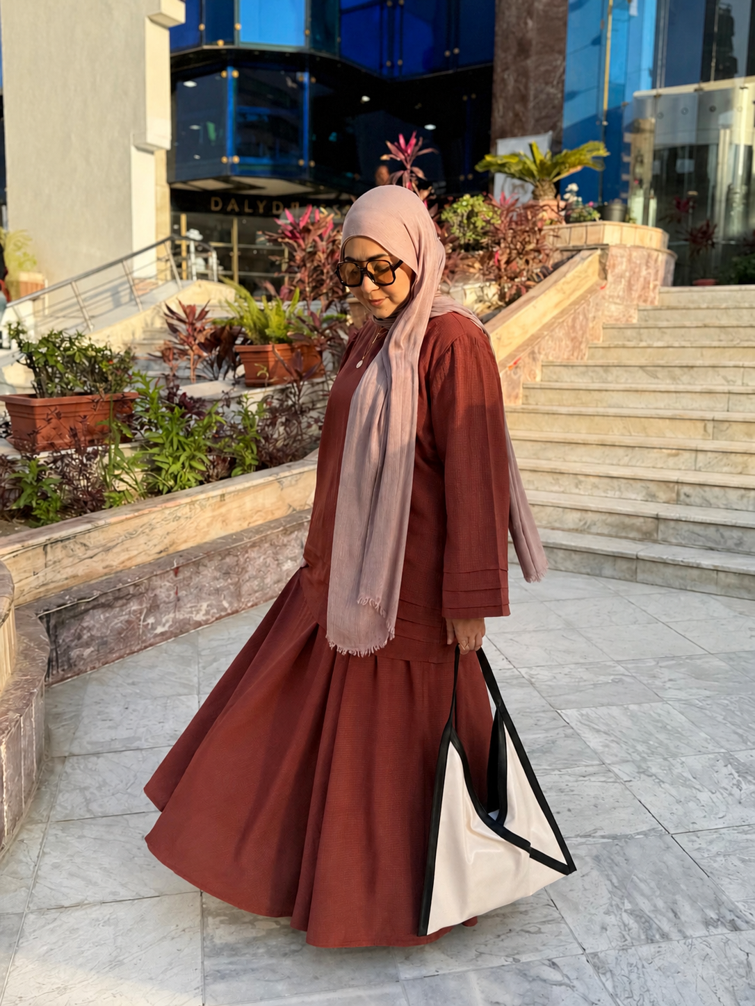 Qamar suit